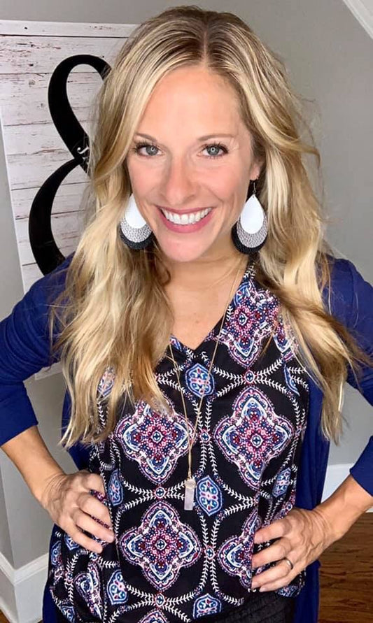 Heartland Top Black Medallion